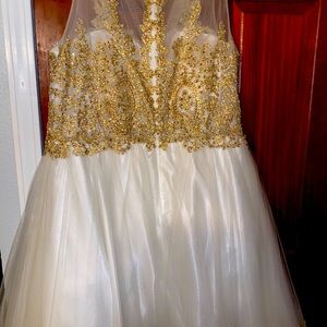 Short dress with gold lacing